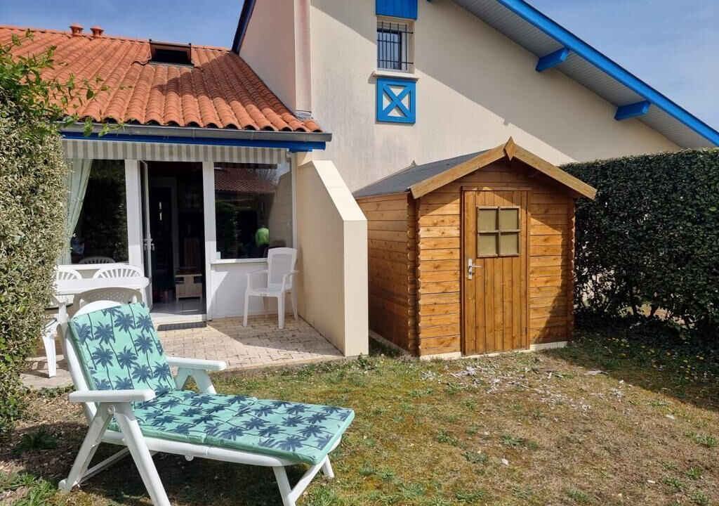 Photo of Patio Balcony in Saint-Julien-en-Born