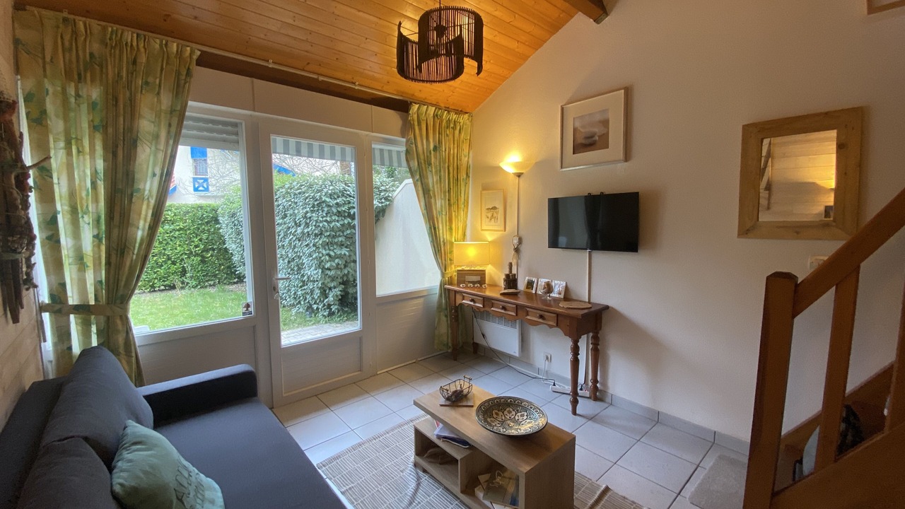 Photo of Livingroom in Saint-Julien-en-Born