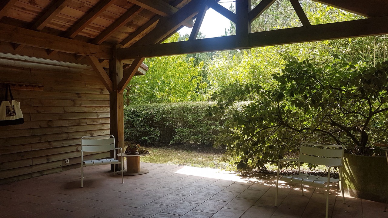 Photo of Patio Balcony in Saint-Julien-en-Born