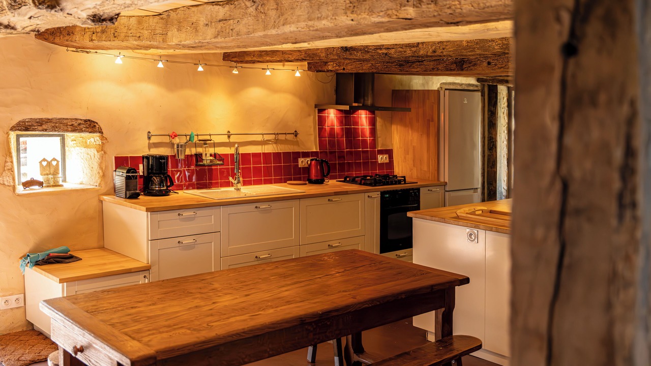 Photo of Kitchen in Sainte-Alvere-Saint-Laurent-les-Batons