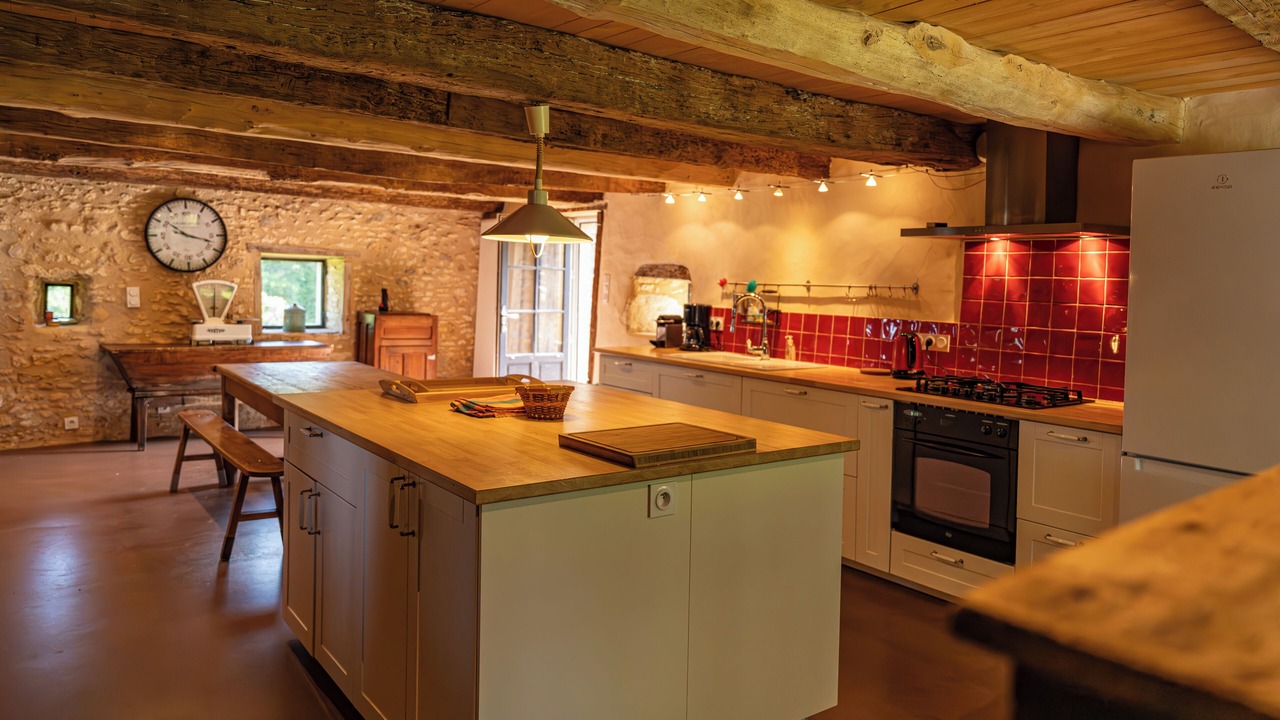 Photo of Kitchen in Sainte-Alvere-Saint-Laurent-les-Batons