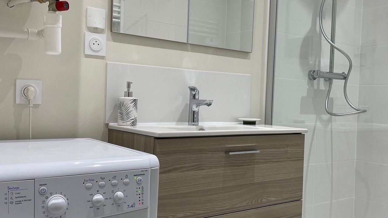 Photo of Bathroom in La Flotte