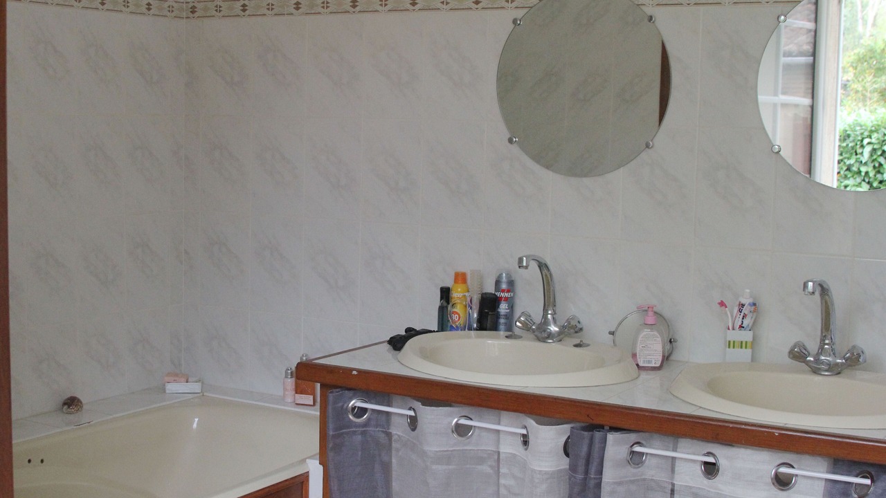 Photo of Bathroom in Montpon-Menesterol