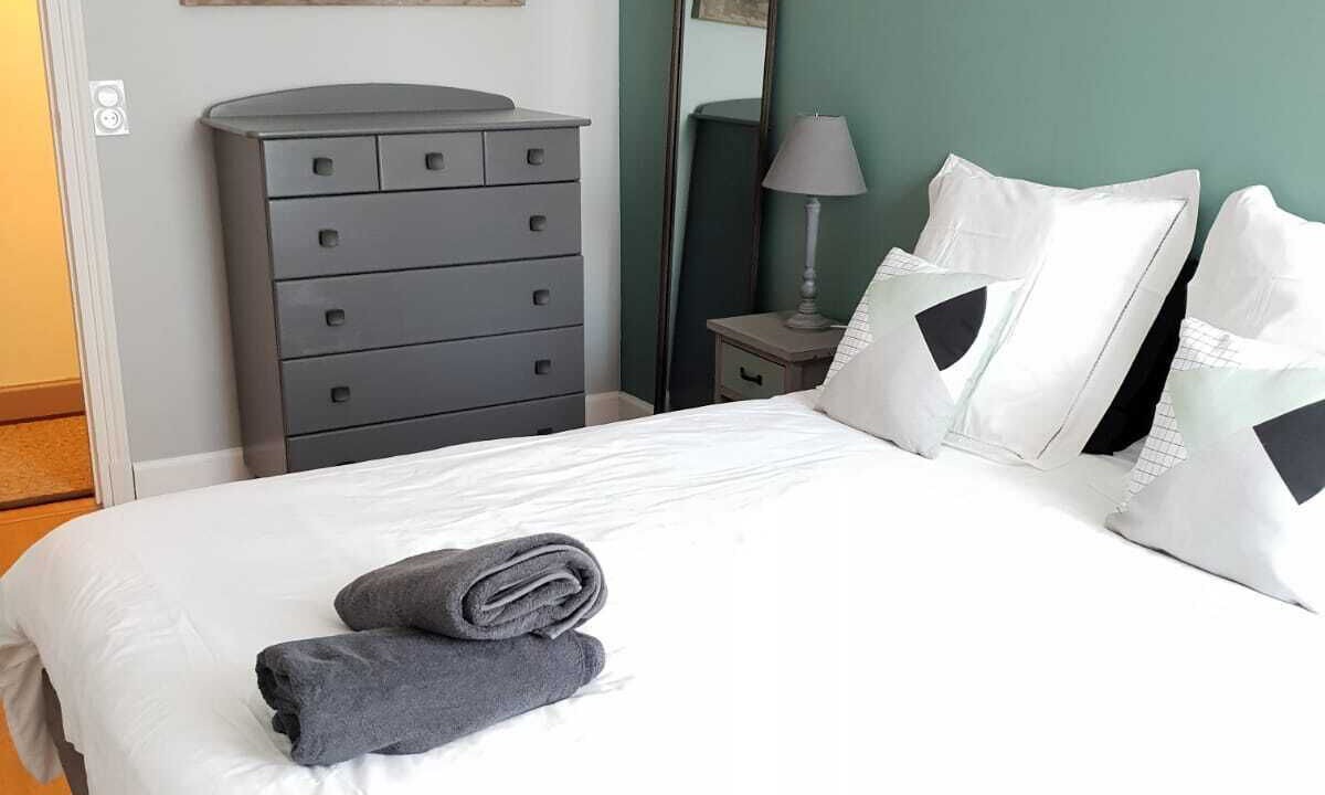 Photo of Bedroom in Pouillac