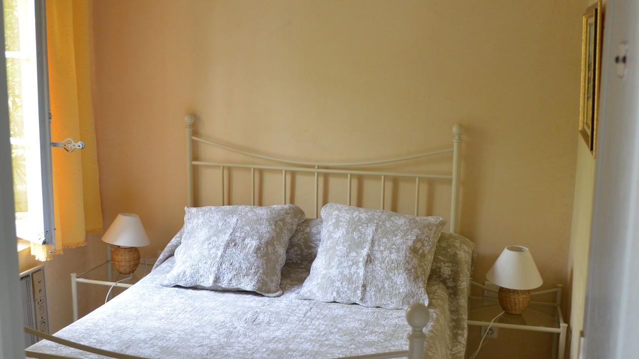 Photo of Bedroom in L'Isle-sur-la-Sorgue