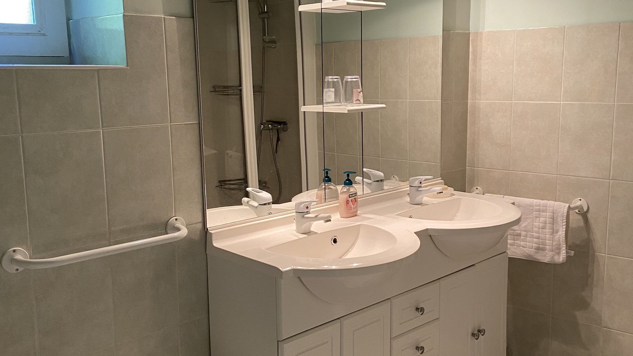 Photo of Bathroom in Cenac-et-Saint-Julien