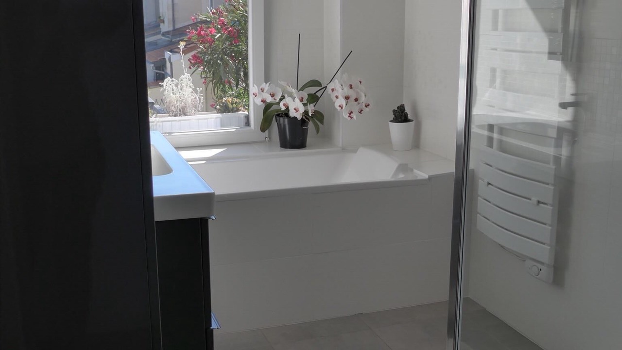 Photo of Bathroom in Talence