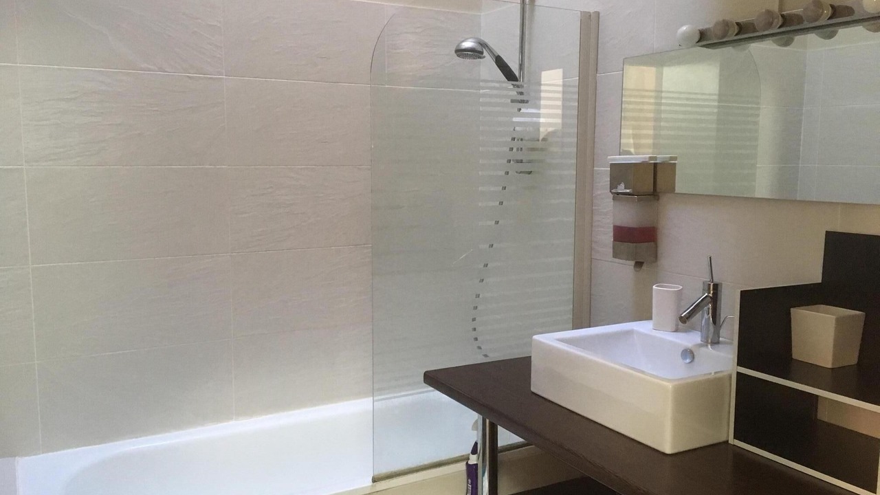 Photo of Bathroom in Talence