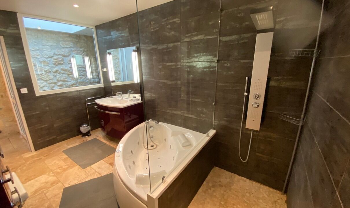 Photo of Bathroom in Cenac-et-Saint-Julien