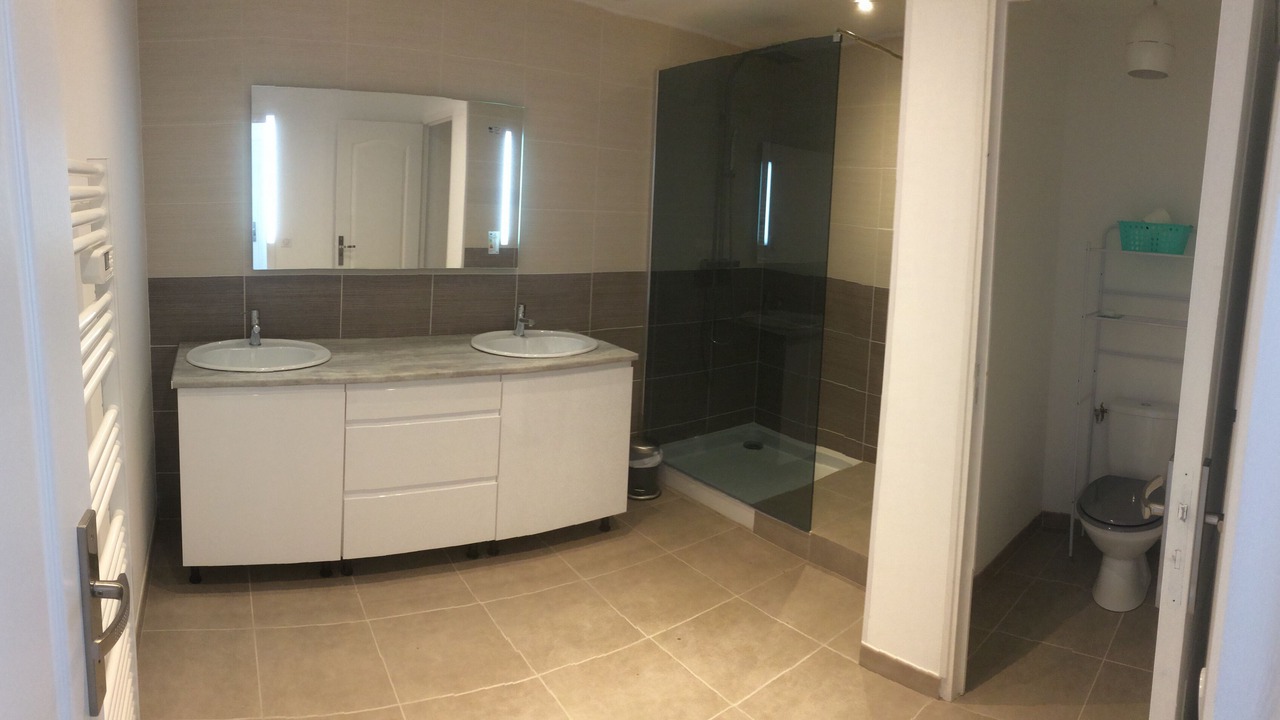 Photo of Bathroom in Savignac-de-l'Isle