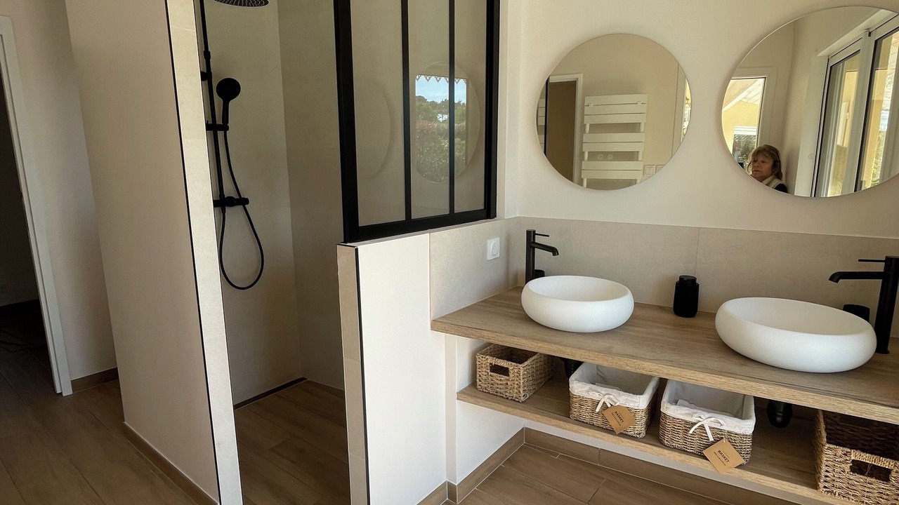 Photo of Bathroom in La Teste-de-Buch