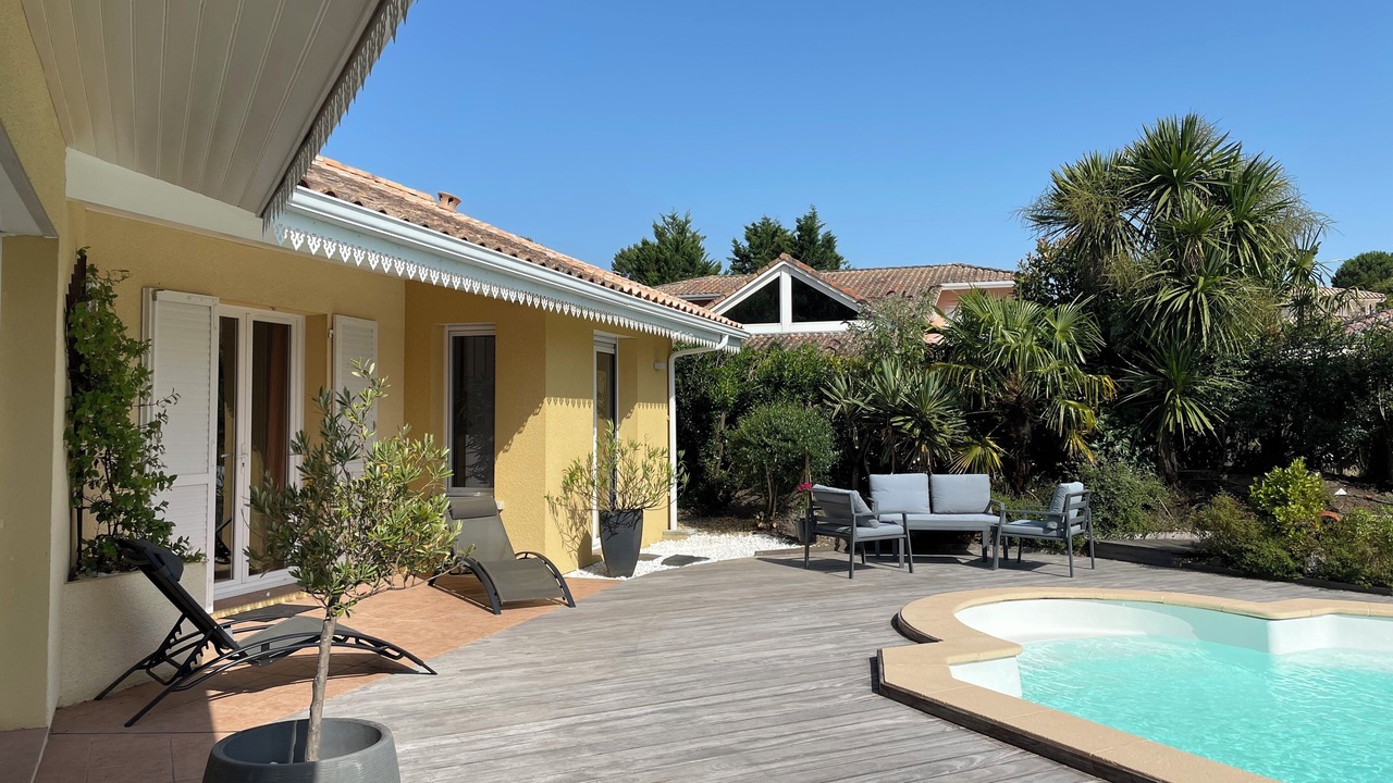 Photo of Patio Balcony in La Teste-de-Buch