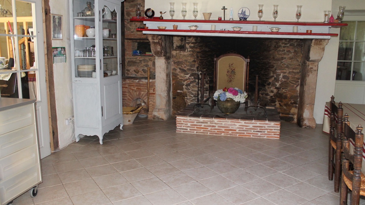 Photo of Others in Habas