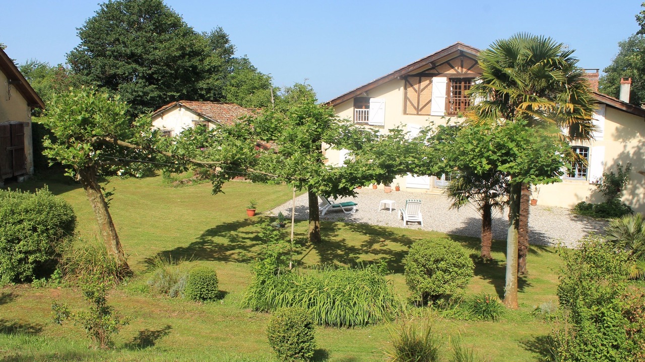 Photo of Outdoor in Habas
