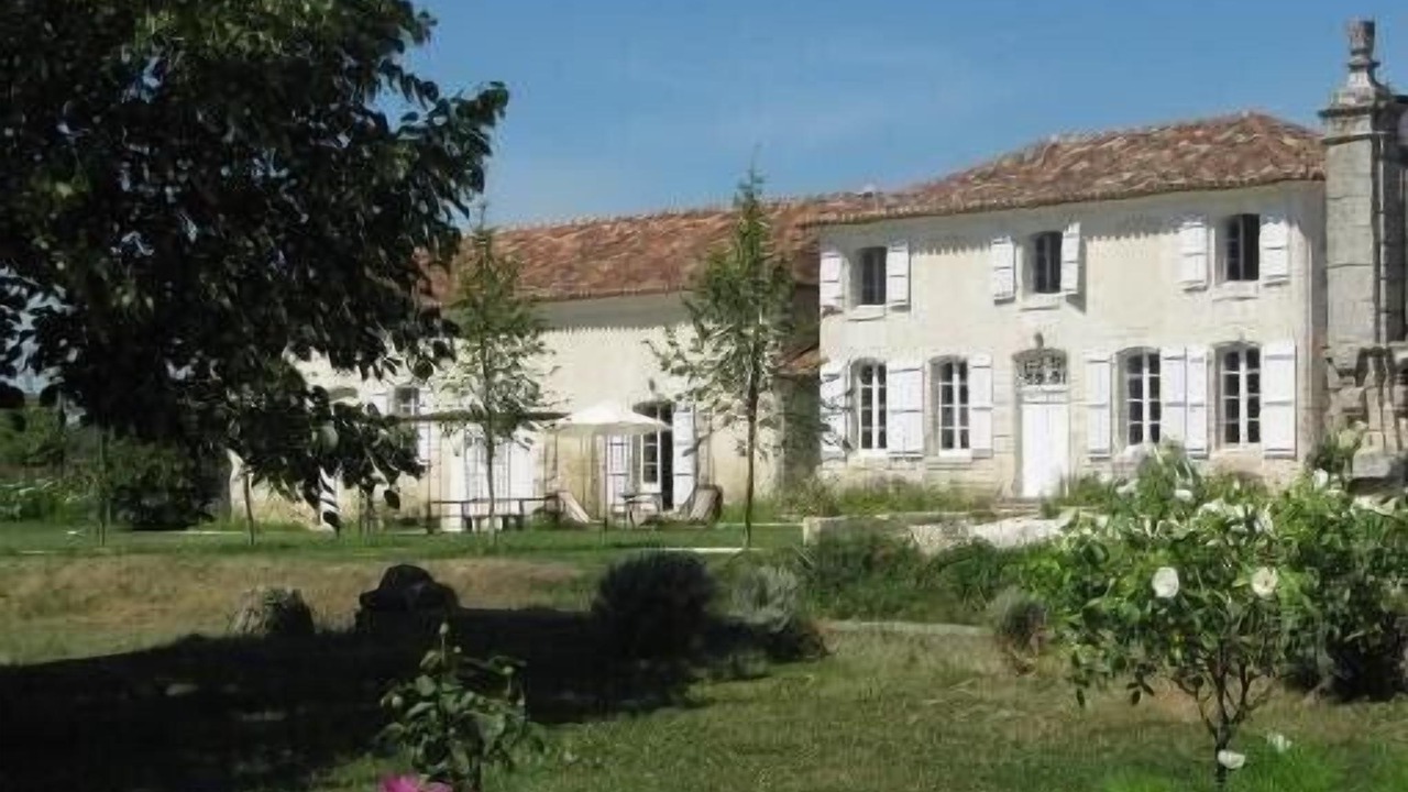 Photo of Outdoor in Champagne-et-Fontaine