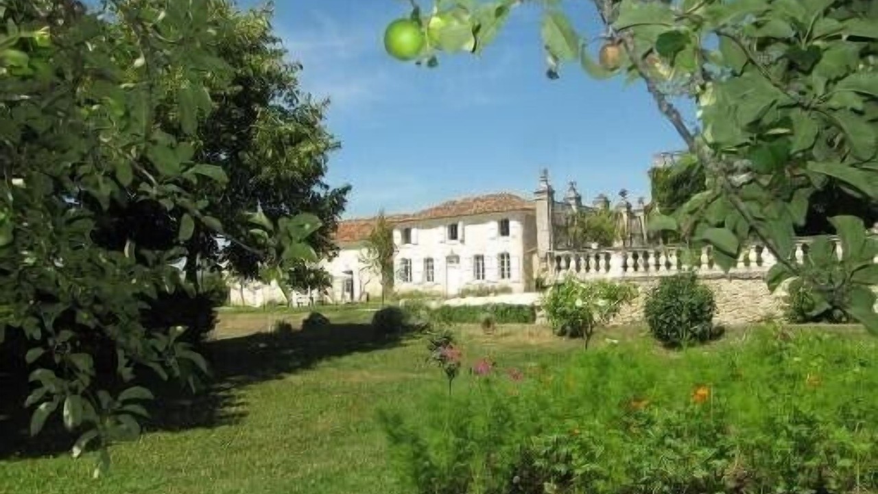 Photo of Outdoor in Champagne-et-Fontaine