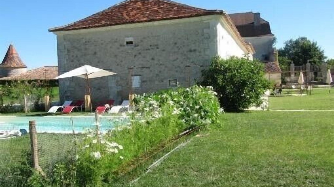 Photo of Outdoor in Champagne-et-Fontaine