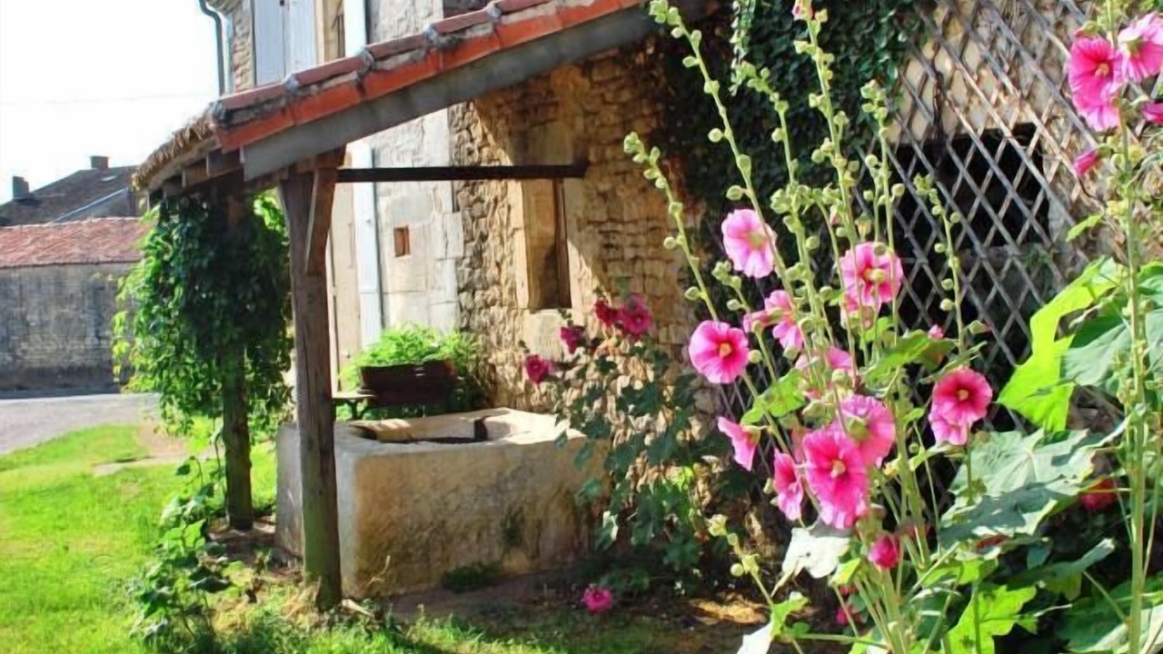 Photo of Others in Saint-Hilaire-de-Villefranche