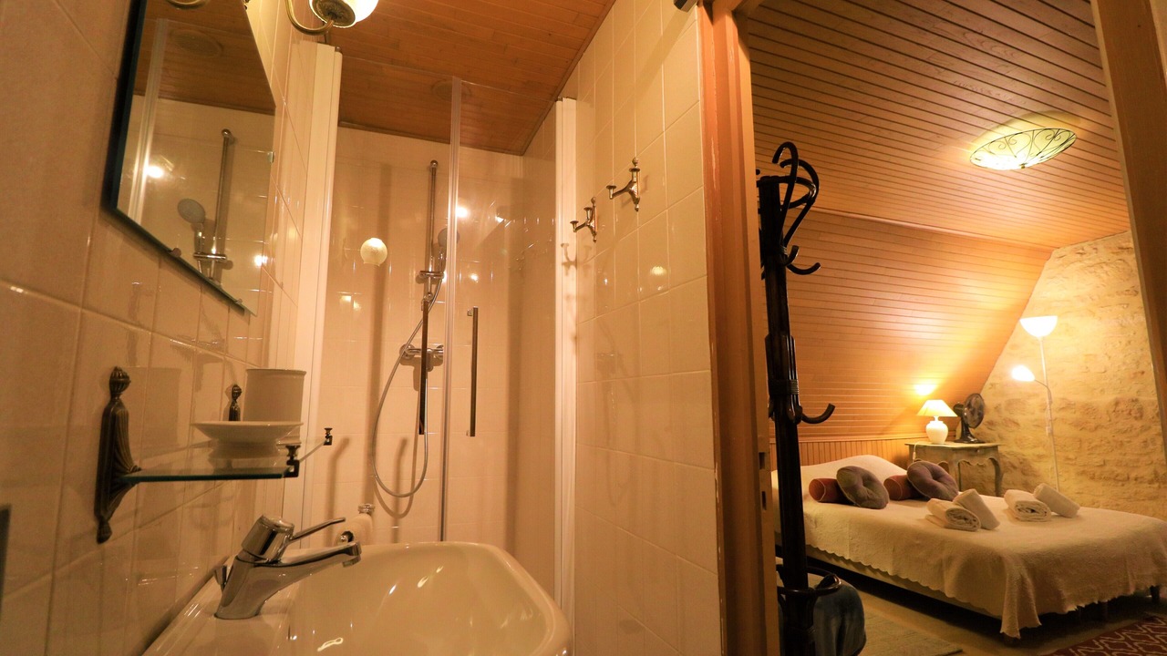 Photo of Bathroom in Beynac-et-Cazenac