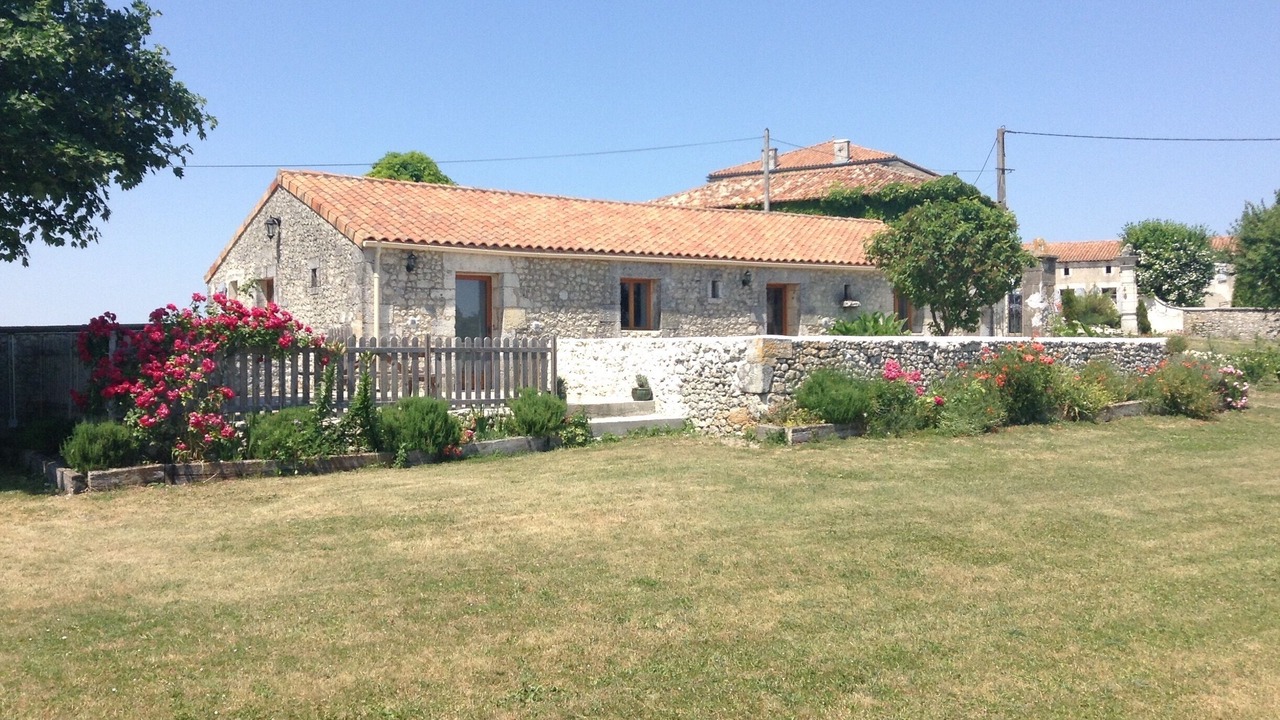 Photo of Others in Bessac