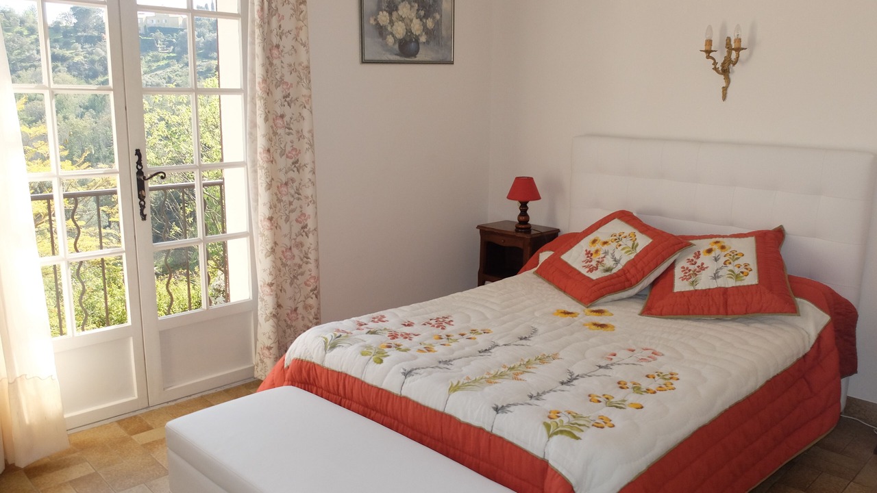 Photo of Bedroom in Bormes-Les-Mimosas