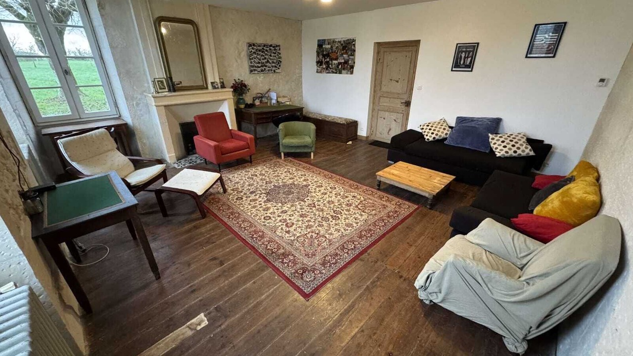 Photo of Livingroom in Saint-Genis-de-Saintonge