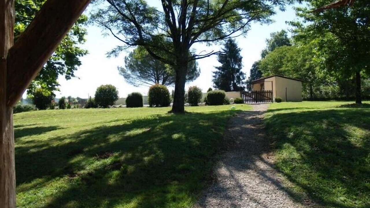 Photo of Outdoor in Saint-Germain-et-Mons