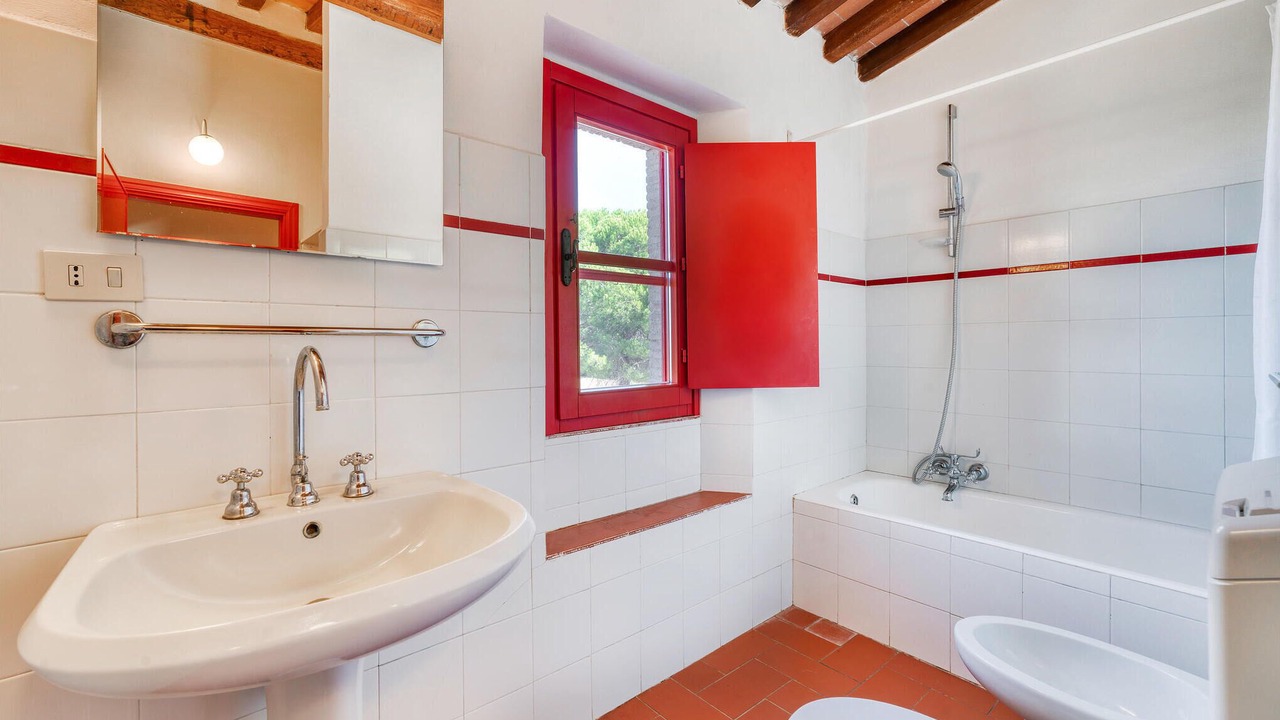 Photo of Bathroom in Sassetta