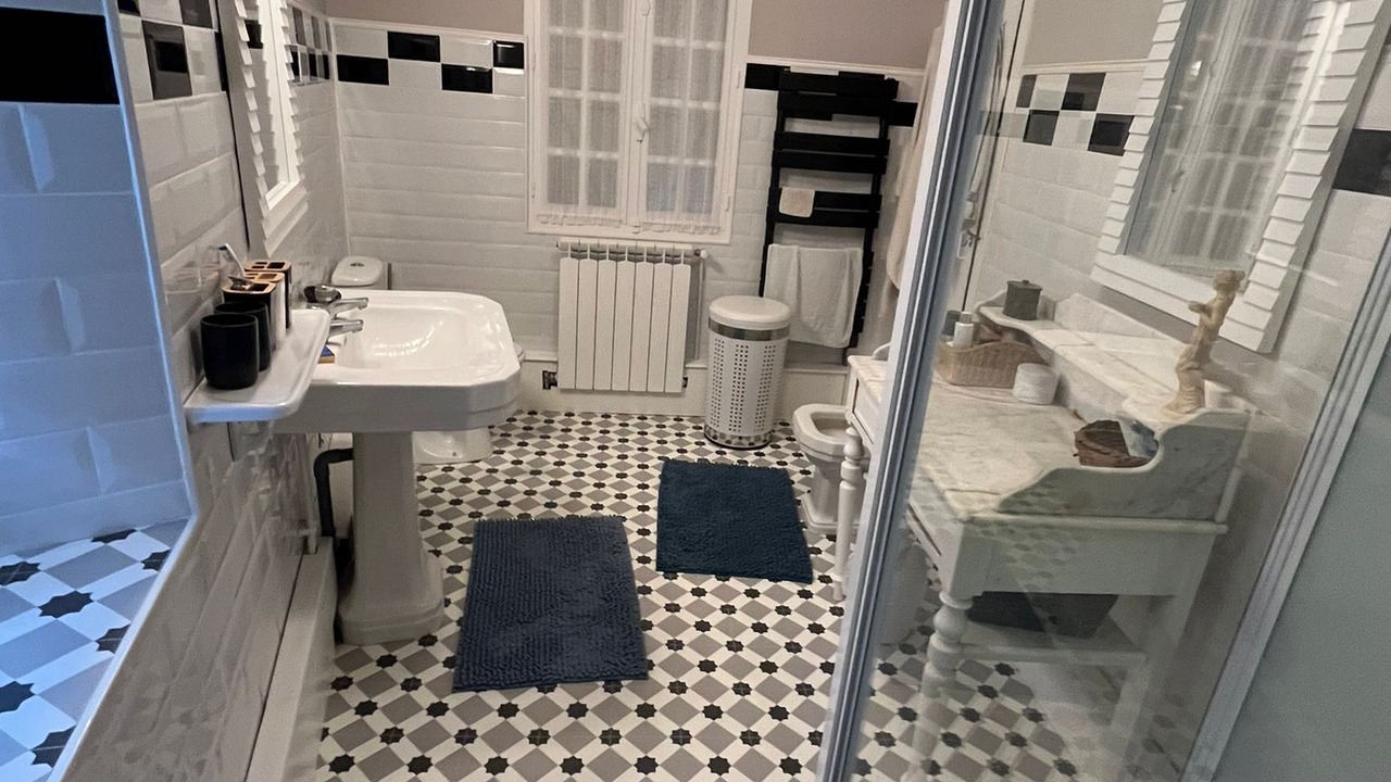 Photo of Bathroom in Port-d'Envaux