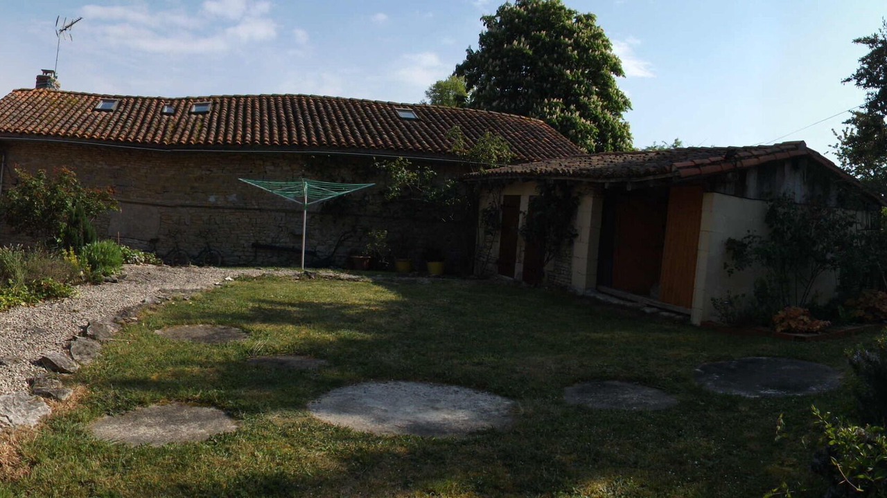 Photo of Outdoor in Benest