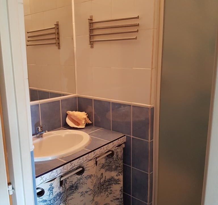 Photo of Bathroom in Tanzac