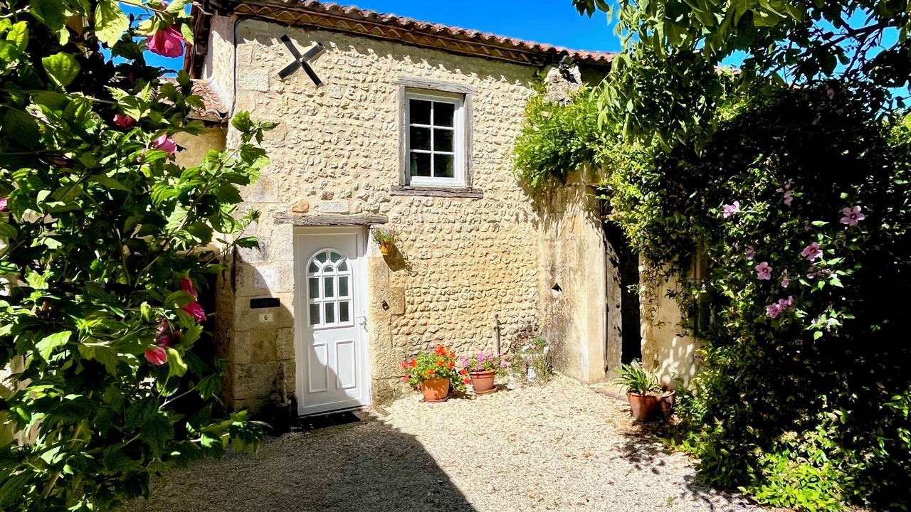 Photo of Others in Montmoreau-Saint-Cybard