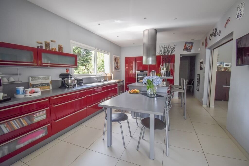 Photo of Kitchen in Saint-Medard-en-Jalles