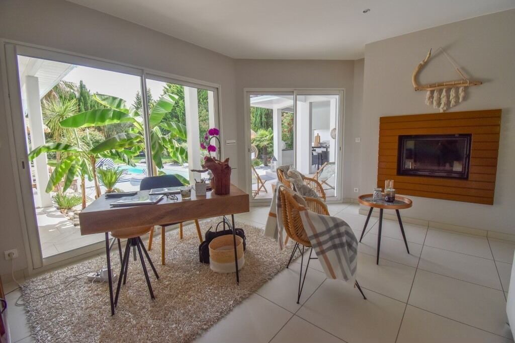 Photo of Livingroom in Saint-Medard-en-Jalles