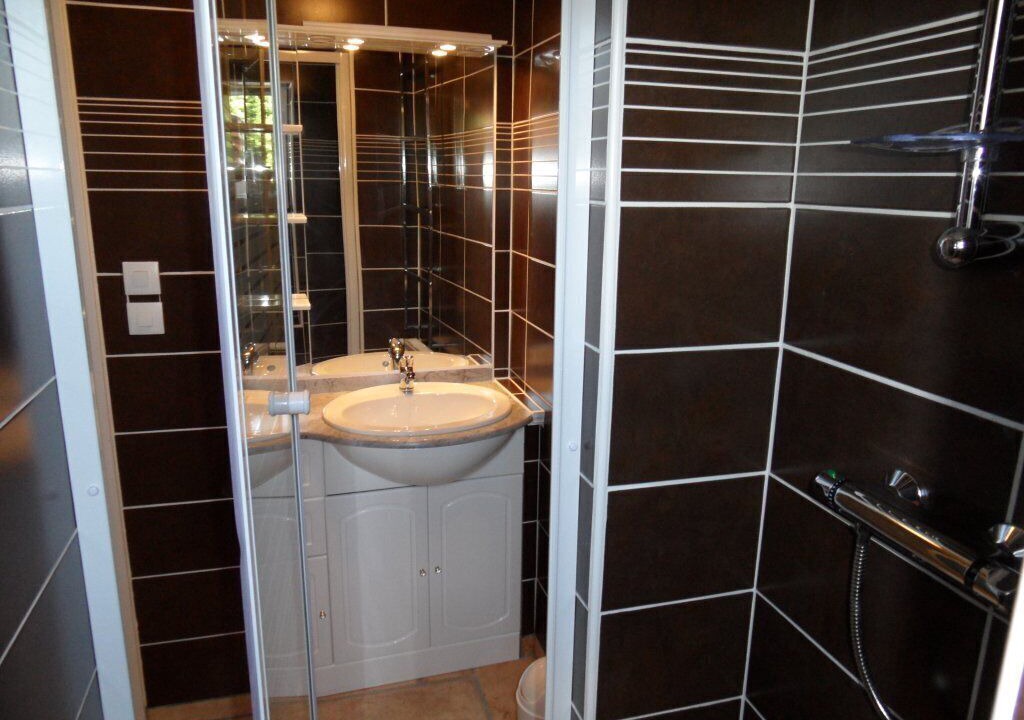Photo of Bathroom in Monein