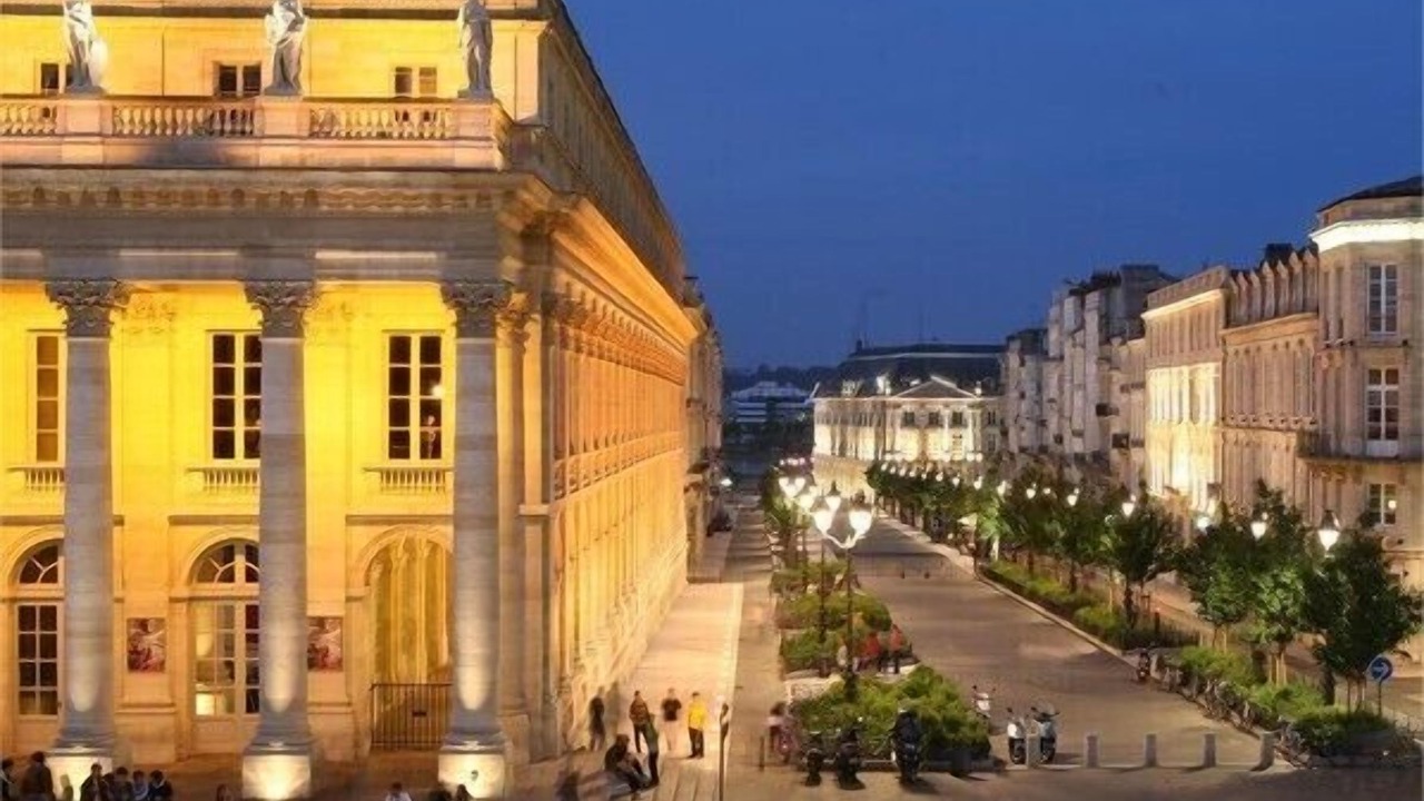Photo of Others in Hotel de Ville - Quinconces