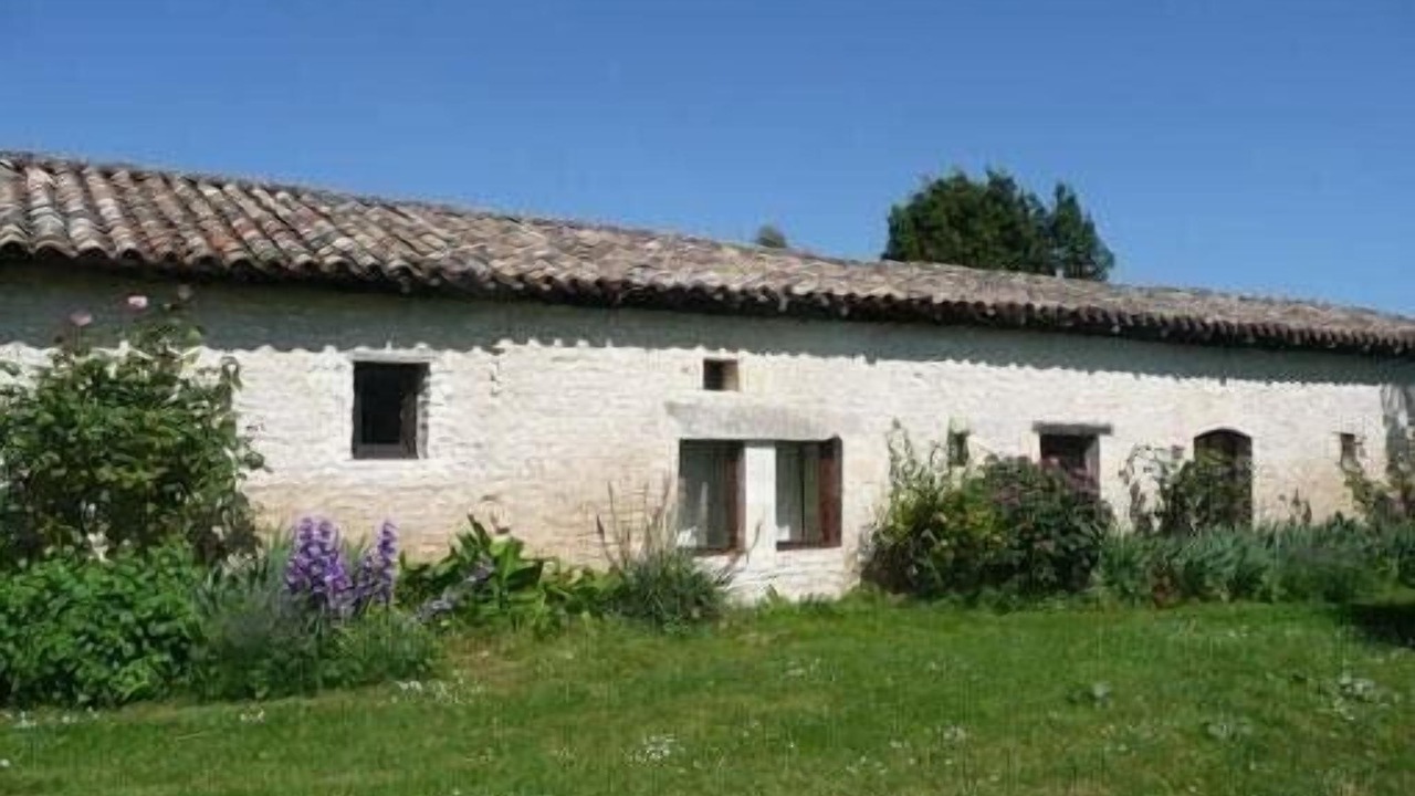Photo of Outdoor in Champagne-le-Sec