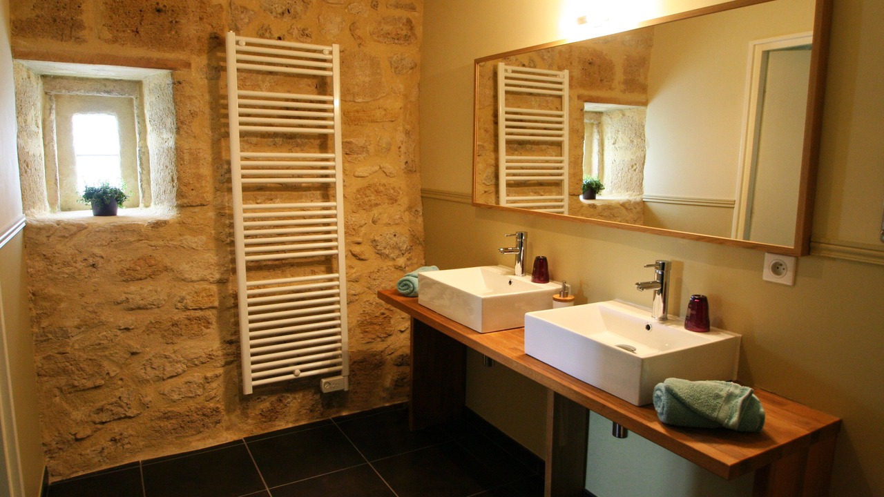 Photo of Bathroom in Les Salles-De-Castillon