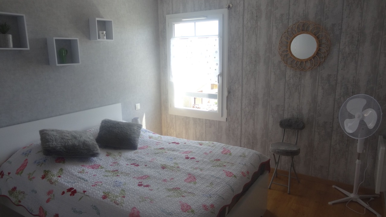 Photo of Bedroom in Gujan-Mestras