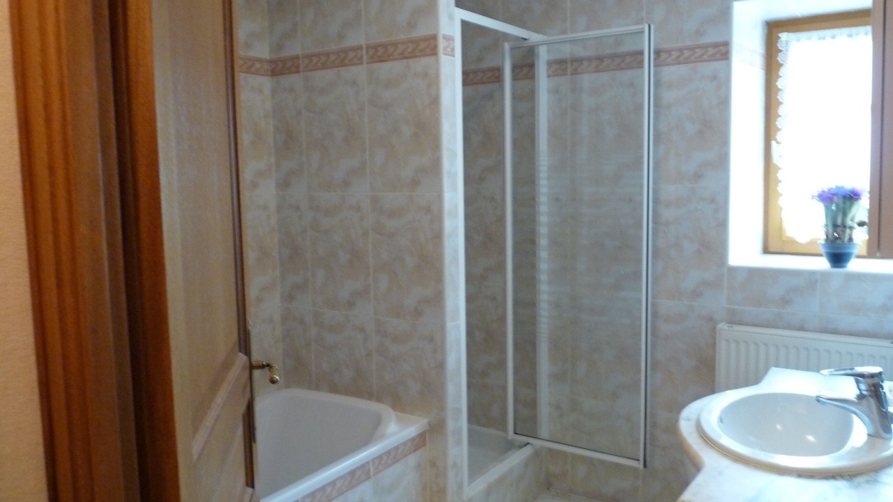 Photo of Bathroom in Chateau-l'Eveque