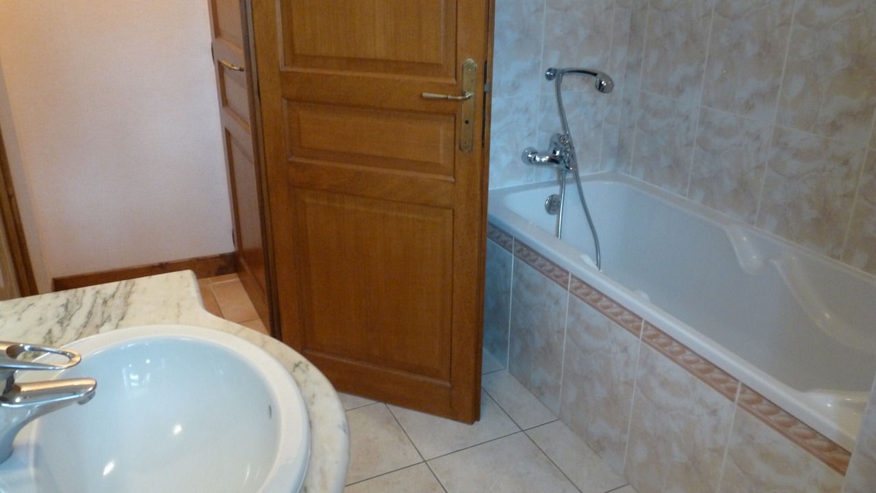 Photo of Bathroom in Chateau-l'Eveque