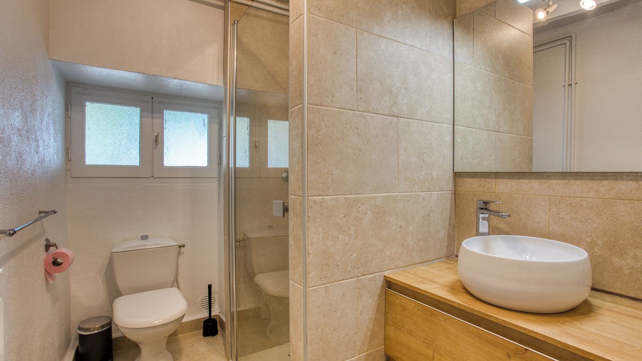 Photo of Bathroom in Jayac