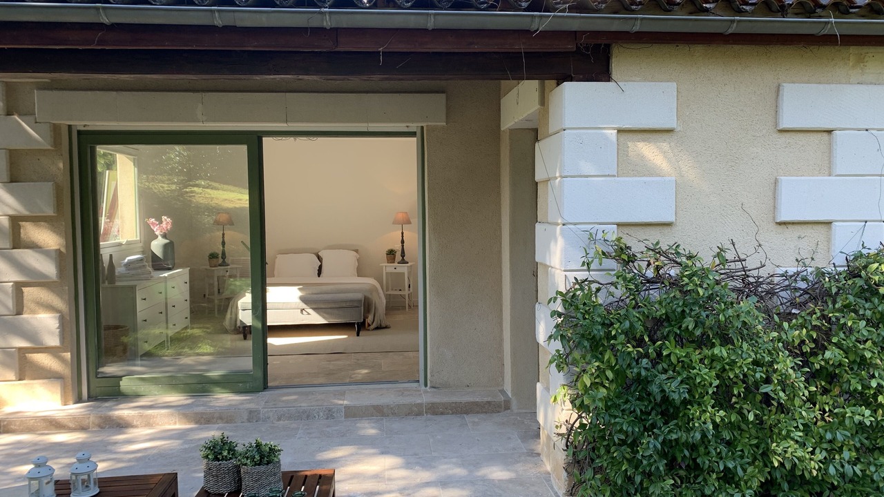 Photo of Patio Balcony in Bourrou