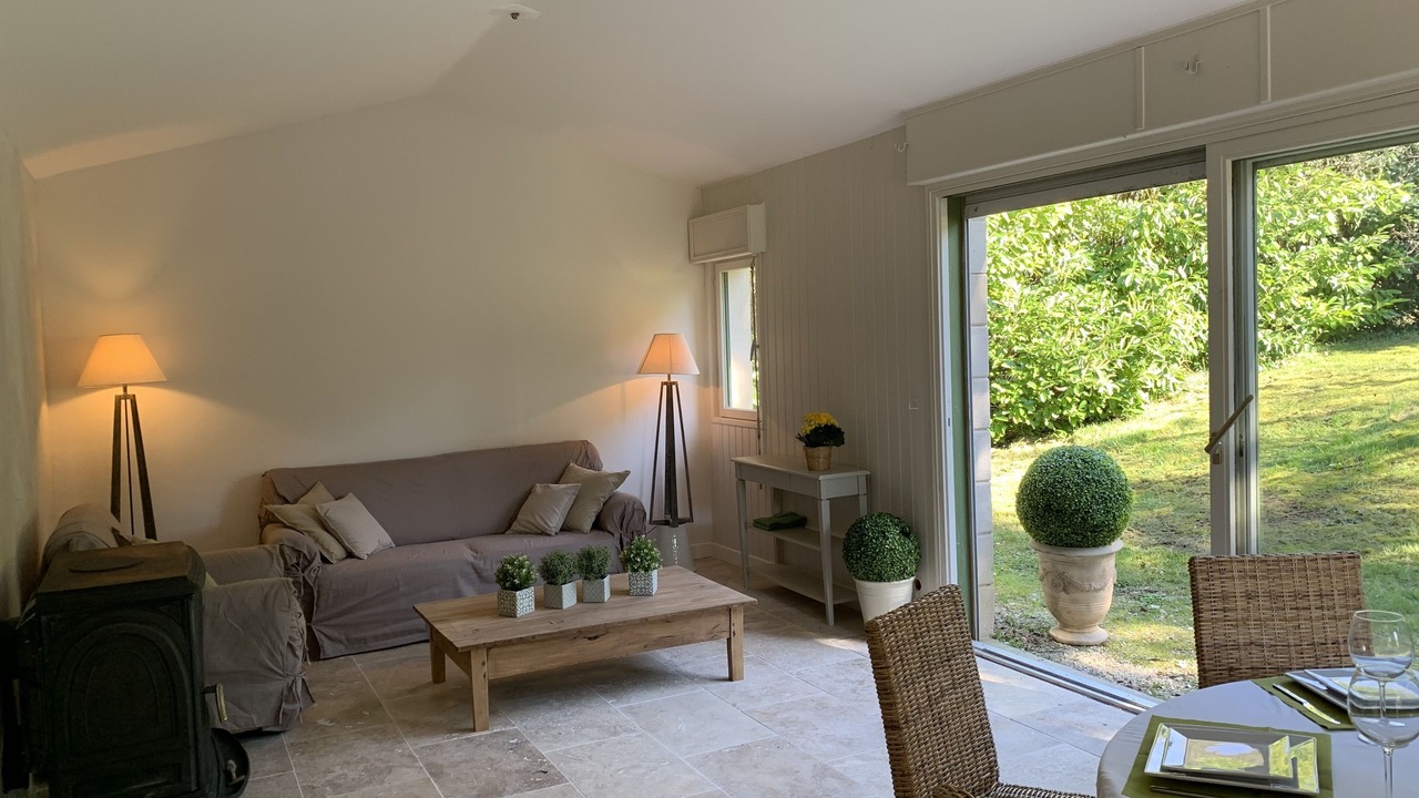 Photo of Livingroom in Bourrou