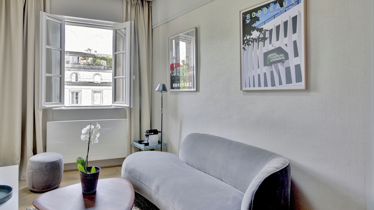Photo of Livingroom in Hotel de Ville - Quinconces
