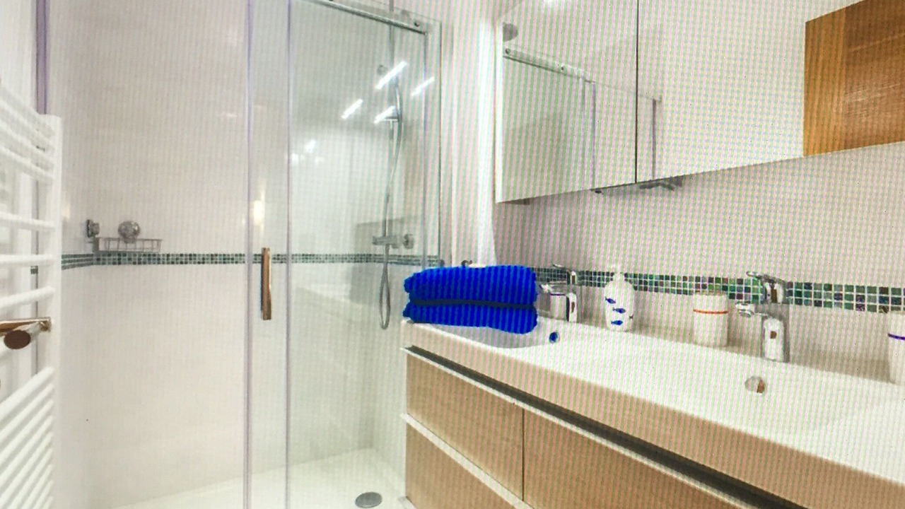 Photo of Bathroom in Couronne Urbaine