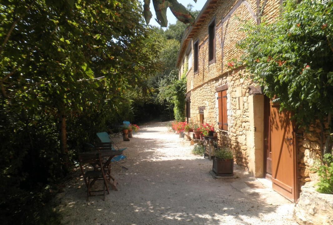 Photo of Patio Balcony in Valojoulx