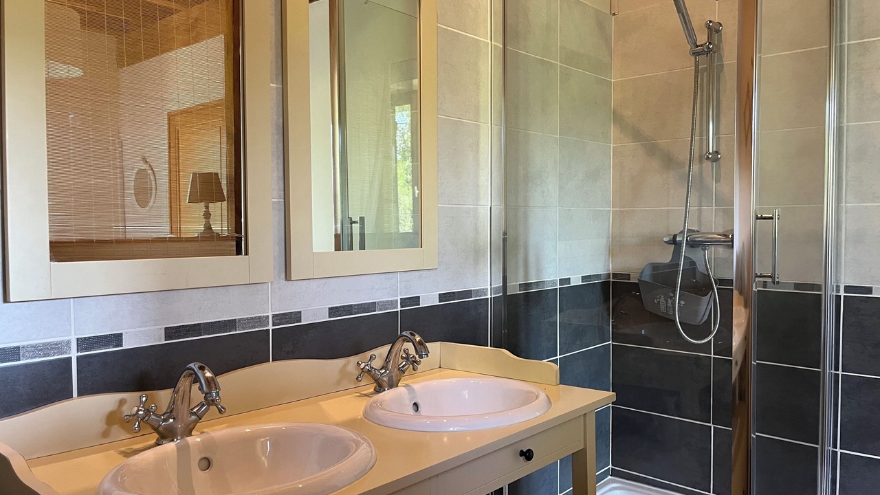 Photo of Bathroom in Valojoulx
