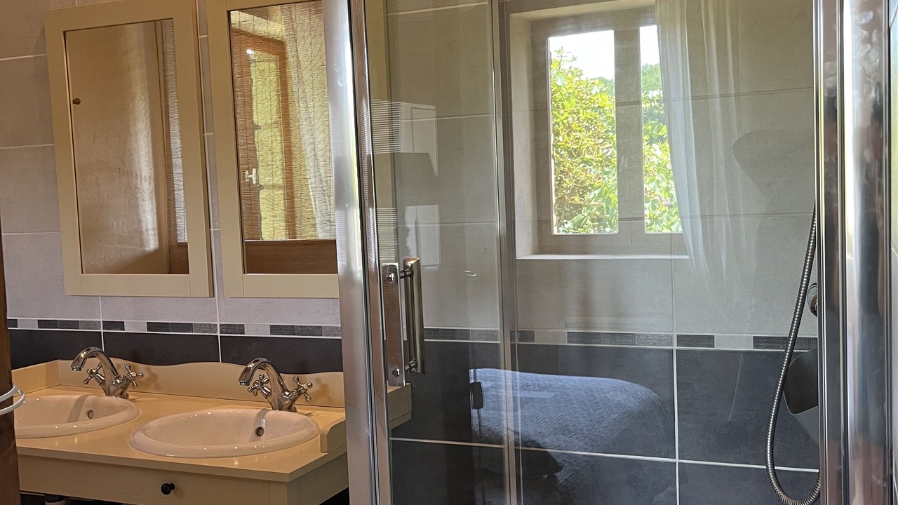 Photo of Bathroom in Valojoulx