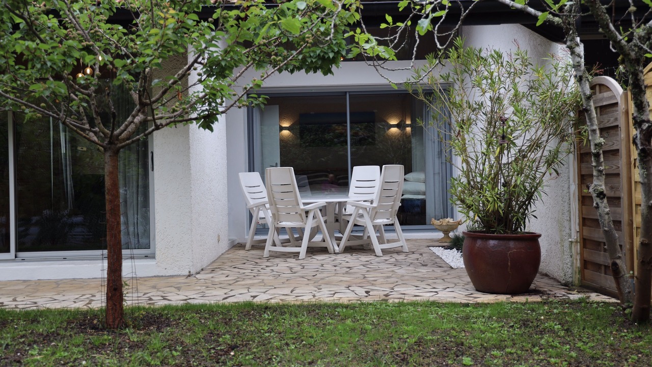 Photo of Outdoor in Lanton